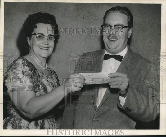 1960 Press Photo Mrs. Jane Monteith presents check to Dr. Joseph V. Schlosser