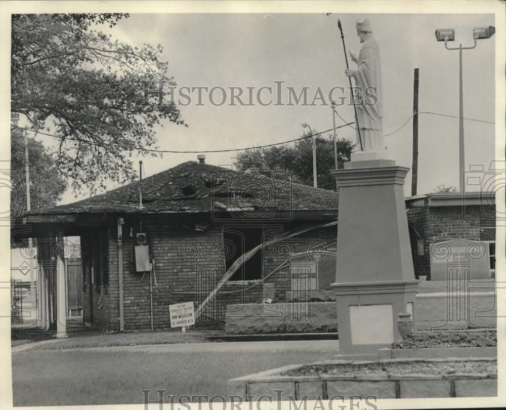 1975 Press Photo View of Damage at St. Patrick Cemetery Building - noc29863