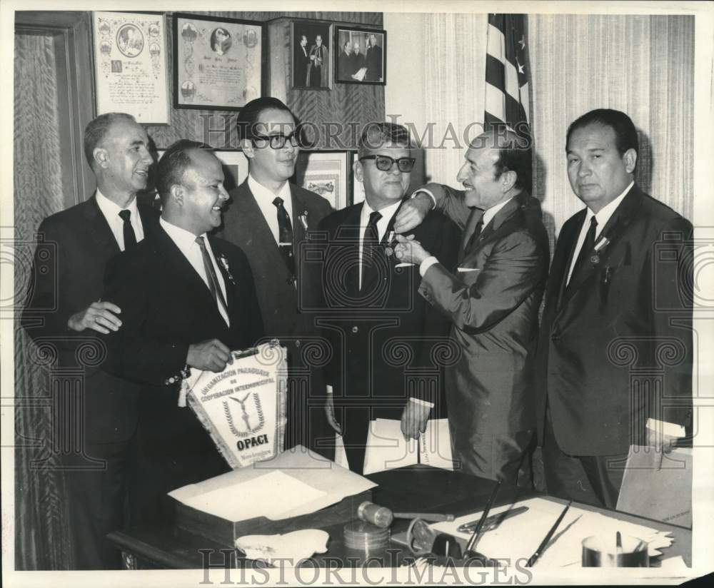 1968 Press Photo Paraguayan officials in New Orleans - noc29998