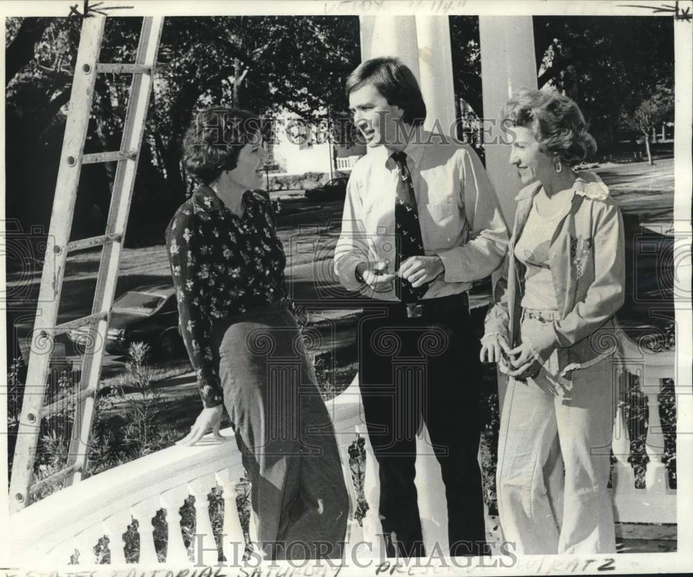 1978 Press Photo Preservationists in New Orleans discuss neighborhood integrity- Historic Images