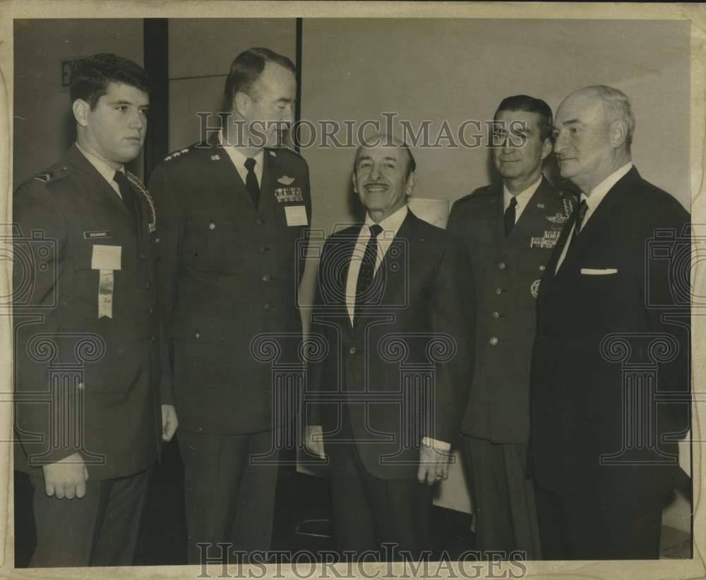 1969 Press Photo Attendees of the Air Force meeting held at the Jung Hotel.