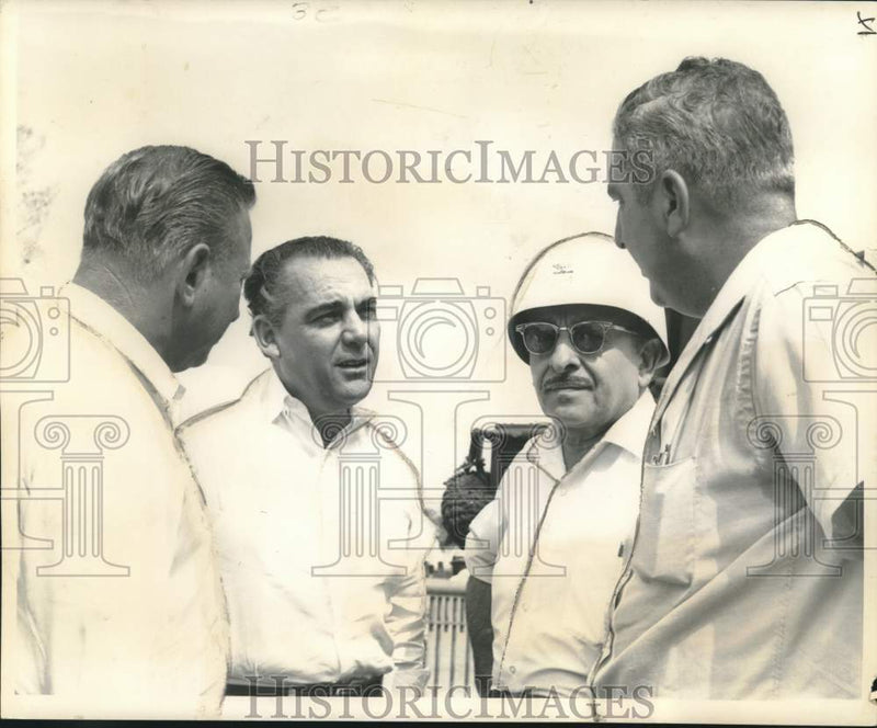 Load image into Gallery viewer, 1965 Press Photo Mayor Victor Schiro and other officials tour Canal flood area.
