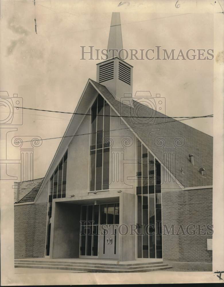 Load image into Gallery viewer, 1965 Press Photo General view of St. Paul's Lutheran Church at 1625 Annette
