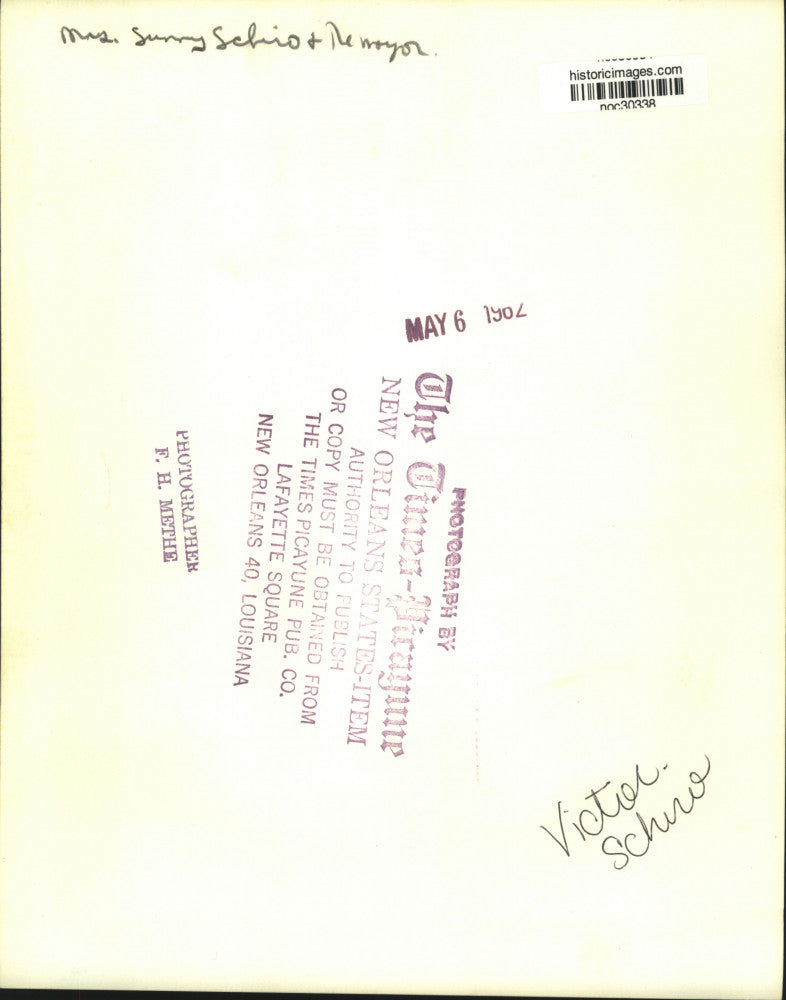 1962 Press Photo Mayor Victor Schiro and wife Sunny have coffee on patio.