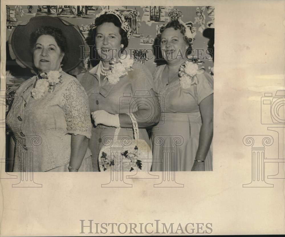 1960 Press Photo Mrs. Anthony Schiro, company of Mother Cabrini High Mother Club