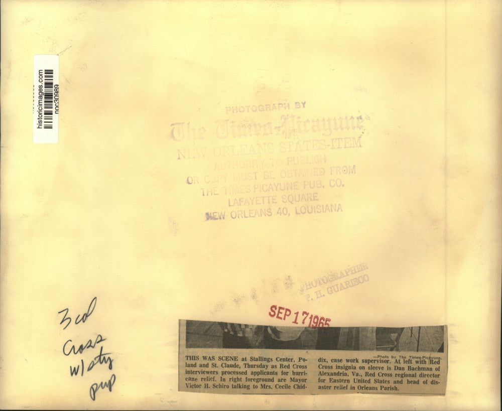 1965 Press Photo Red Cross Interviewers process Hurricane Relief Applicants