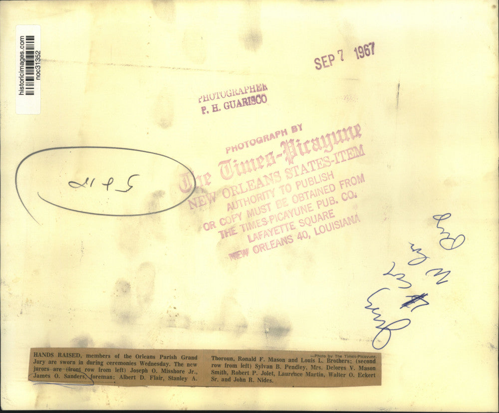 1967 Press Photo Members of the Orleans Parish Grand Jury are sworn in at Event