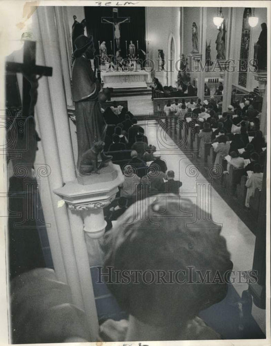 1964 Press Photo Pontifical Low Mass celebration at St. Michael's Church