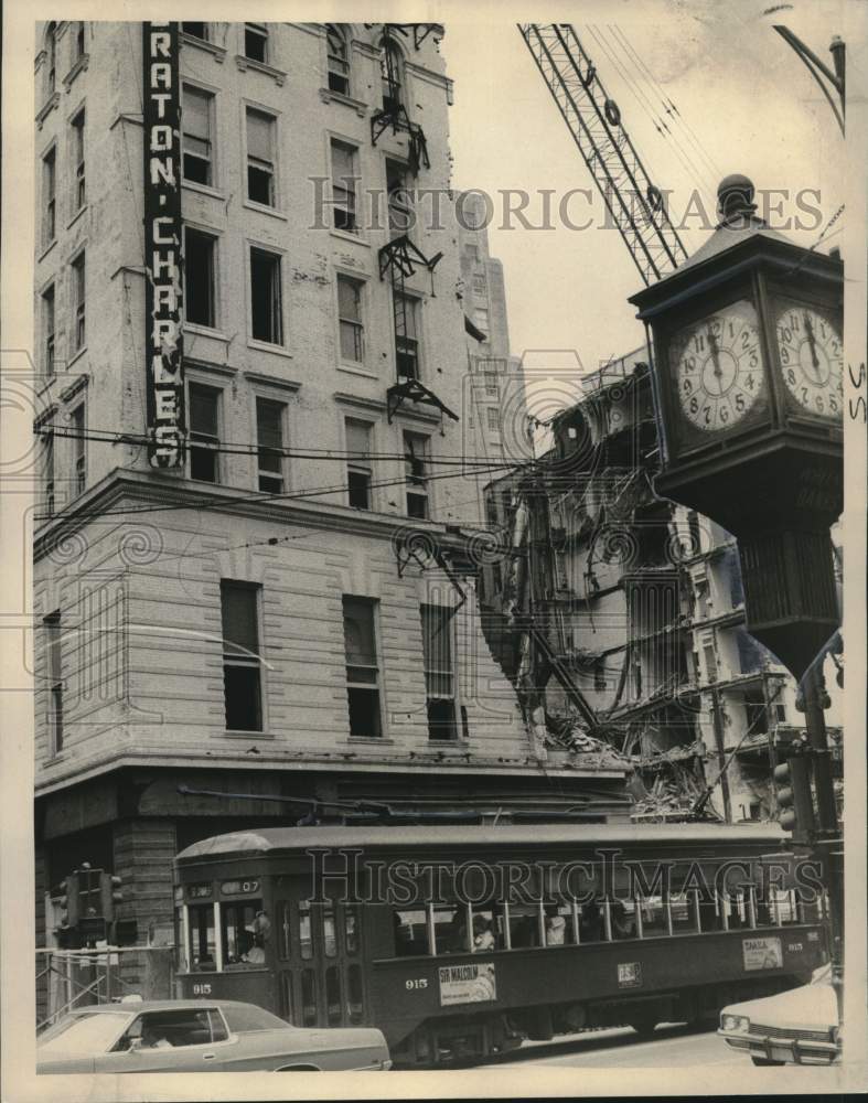 1974 Press Photo St. Charles Hotel being demolished to be replaced by new hotel- Historic Images