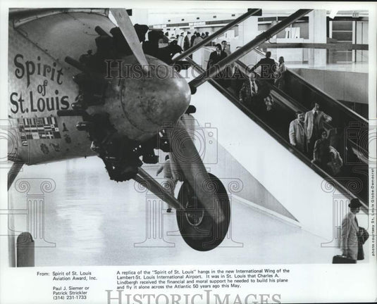 1977 Press Photo "Spirit of St. Louis" hangs in Lambert-St. Louis Airport.