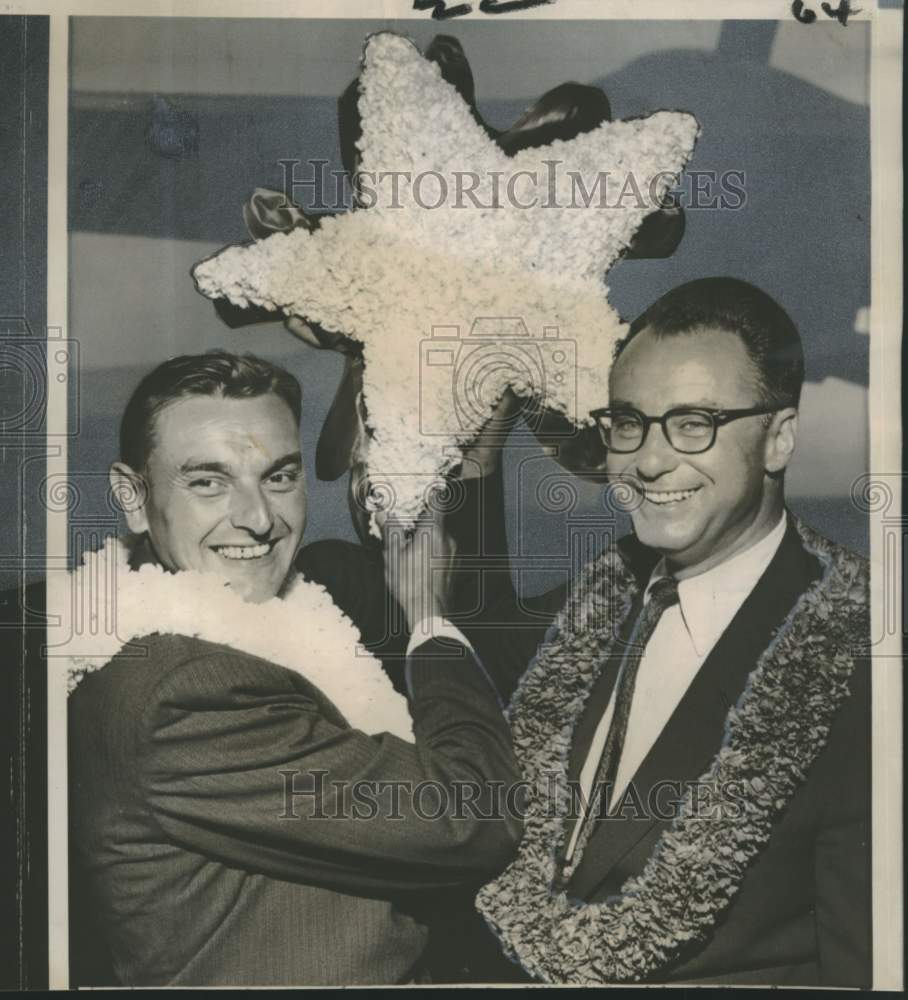 1958 Press Photo Governors of Alaska &amp; Hawaii celebrate Alaska statehood