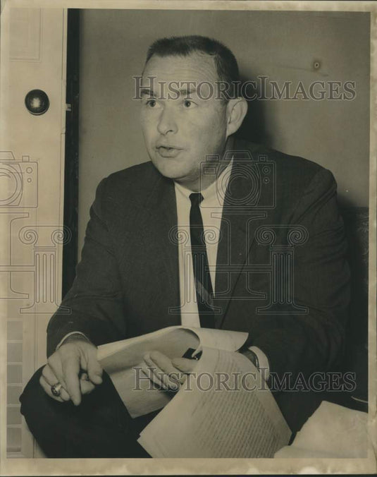 1967 Press Photo Doctor Gordon Paul, speaker at the Beer Meet - noc33506