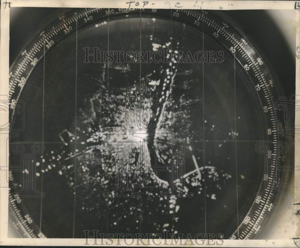 Press Photo Ships show as blobs of light on Radar Screen - noc33746- Historic Images