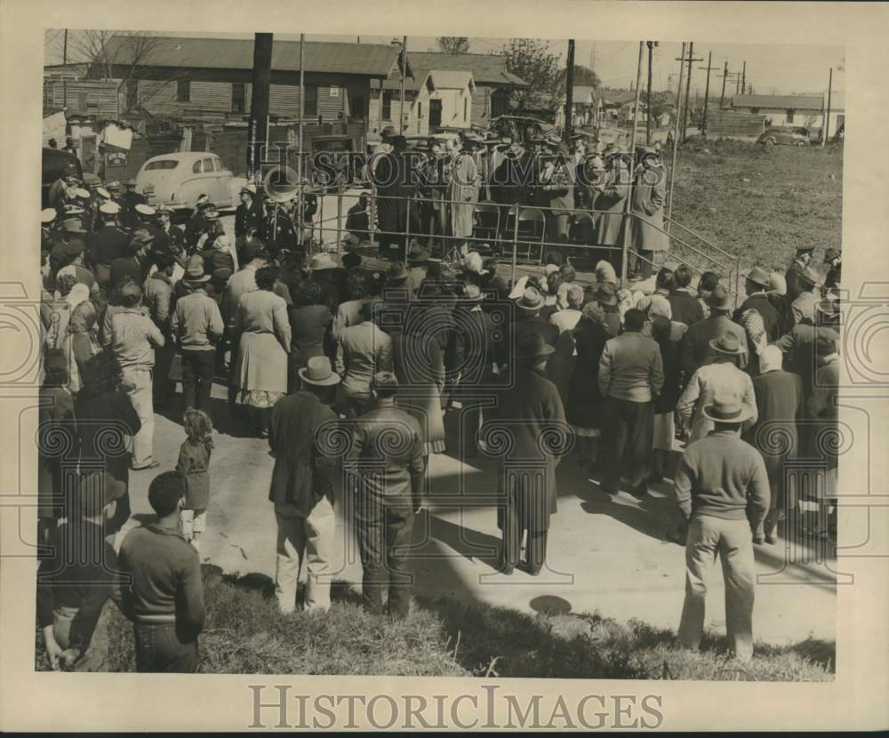 1950 Press Photo Crowd at Press Street overpass Pile Driving Ceremonies.