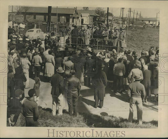 1950 Press Photo Crowd at Press Street overpass Pile Driving Ceremonies.