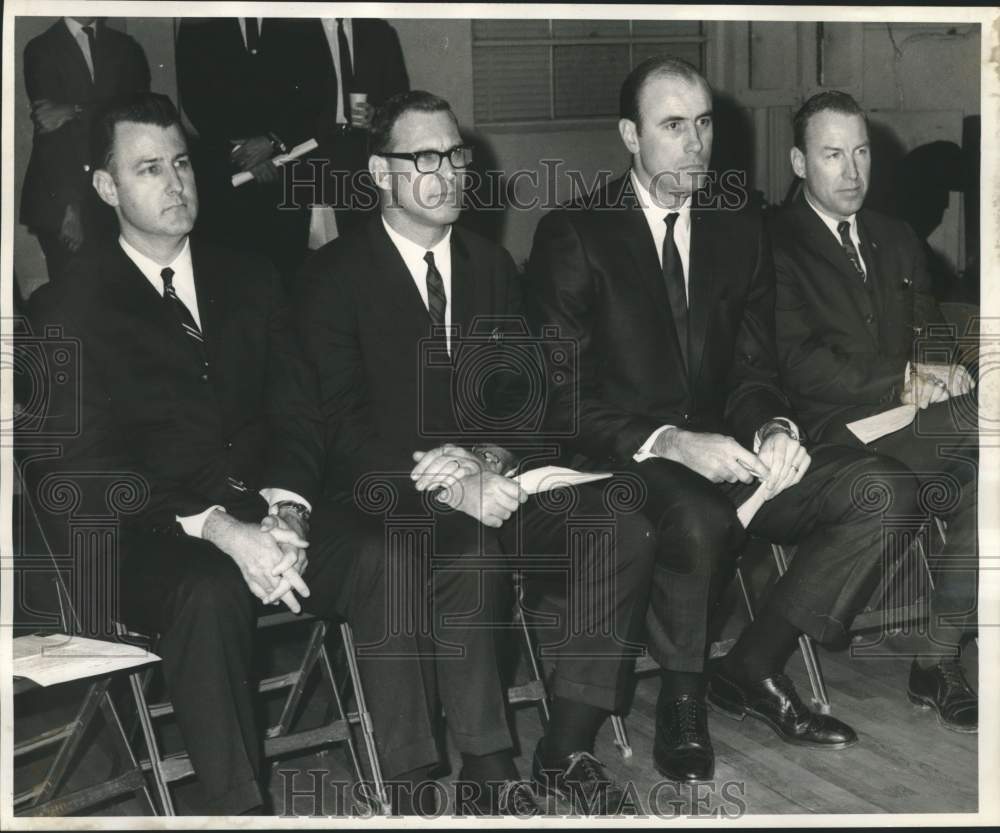 1968 Press Photo Sports-Fitness Officials Meet at Loyola Field House - noc34114