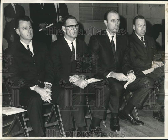 1968 Press Photo Sports-Fitness Officials Meet at Loyola Field House - noc34114