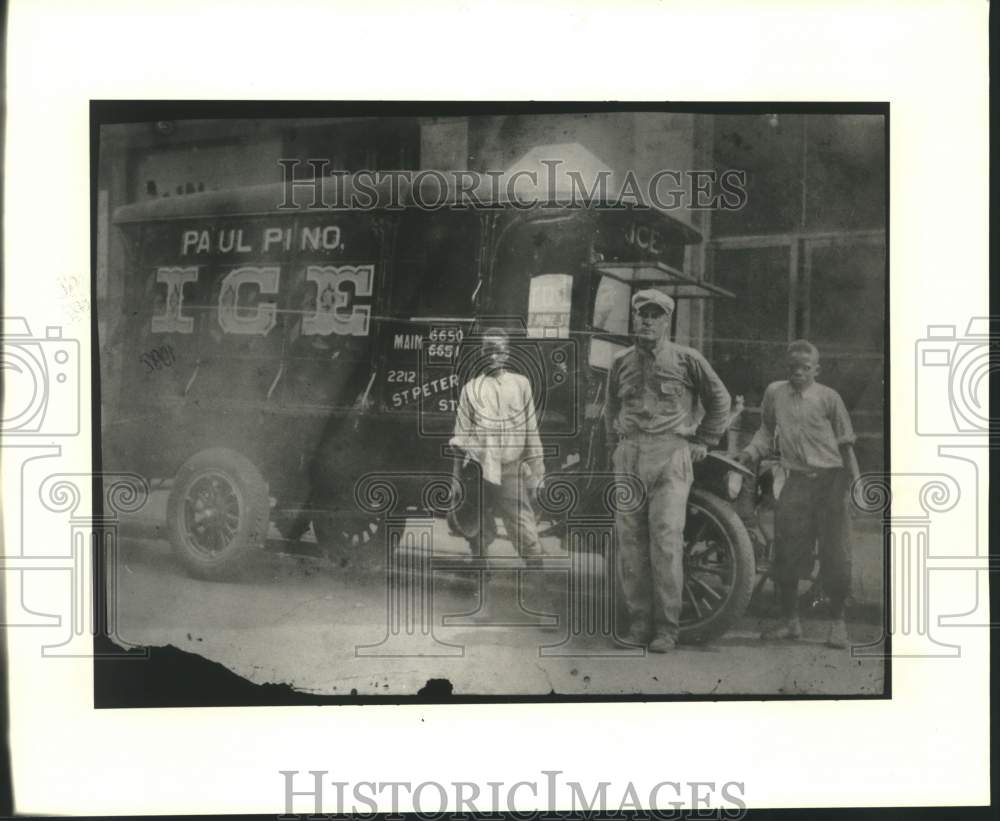 1992 Press Photo Paul Pino Ice Company Truck with Workers - noc34270