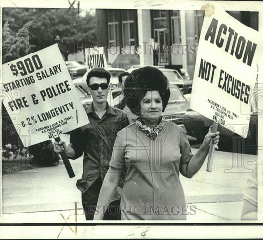 1969 Press Photo Patrolman's Association of New Orleans members picketing- Historic Images