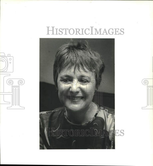 1987 Press Photo Professor Karlene Roberts interviewed at Hotel Intercontinental