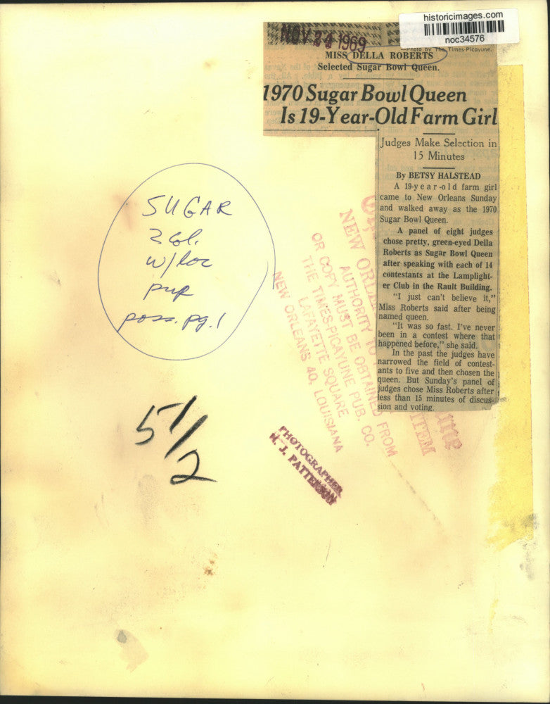 1969 Press Photo Della Roberts selected Sugar Bowl Queen in the Rault Building