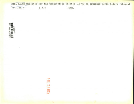 1989 Press Photo Bill Rauch, director of Cornerstone Theater works on script
