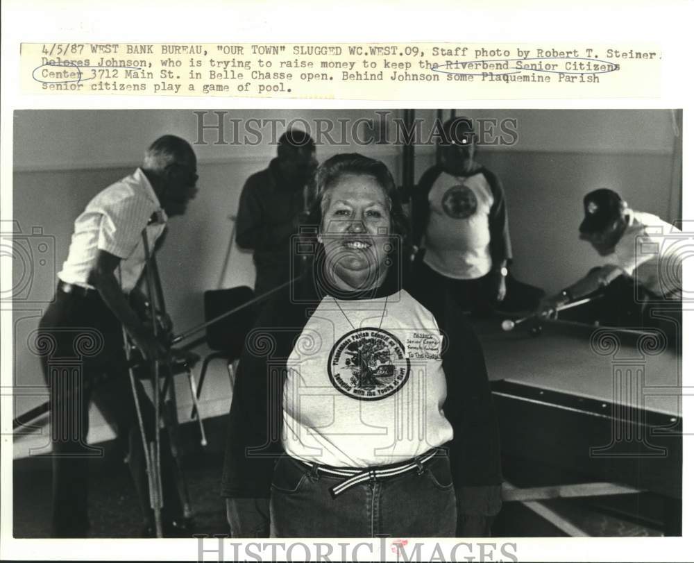 1987 Press Photo Dolores Johnson with Riverbend Senior Citizens Center residents- Historic Images