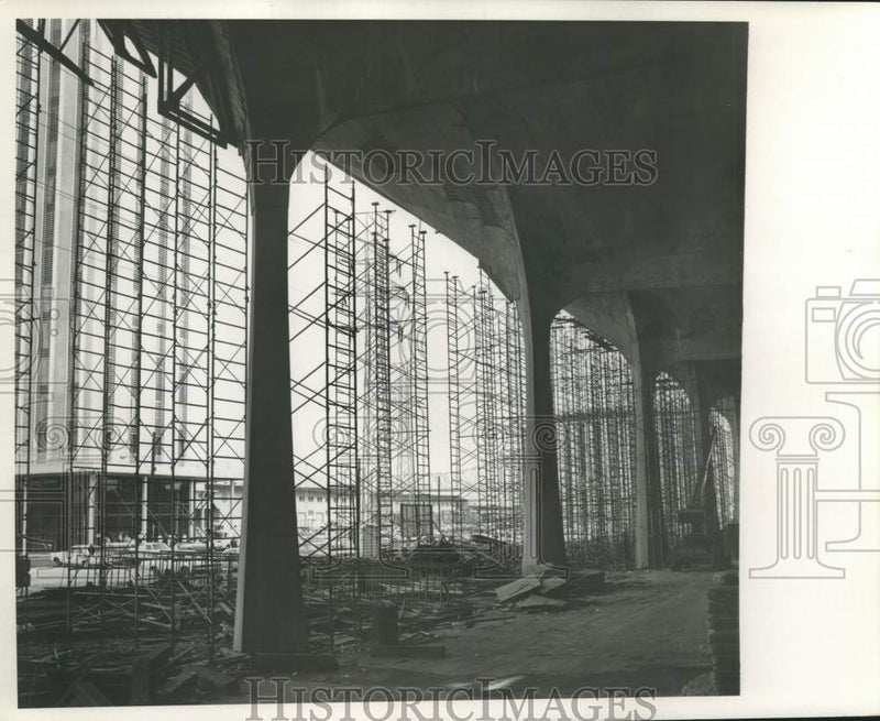 Load image into Gallery viewer, 1968 Press Photo Construction at Rivergate, Main Entrance looking out to River
