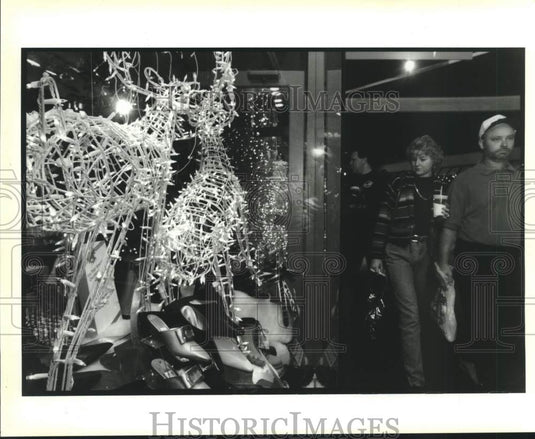 1994 Press Photo River Walk Shops at Christmas, New Orleans, Louisiana- Historic Images