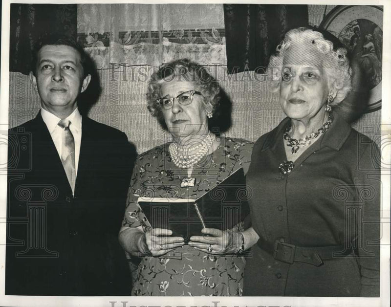 Load image into Gallery viewer, 1966 Press Photo Chalmette National Historical Park Association Officers
