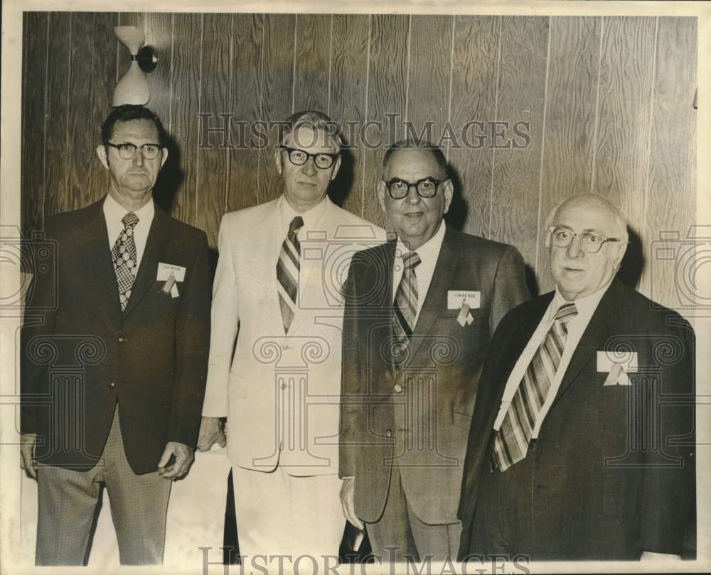 1973 Press Photo Howard Reed and other 1924 Warren Easton class reunion guests
