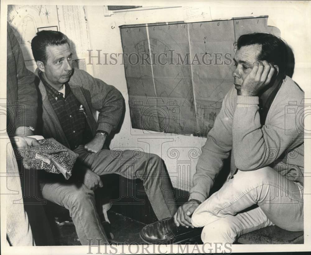 1967 Press Photo Lieutenant Donald Reed and arrested Donald Marshall - noc35770