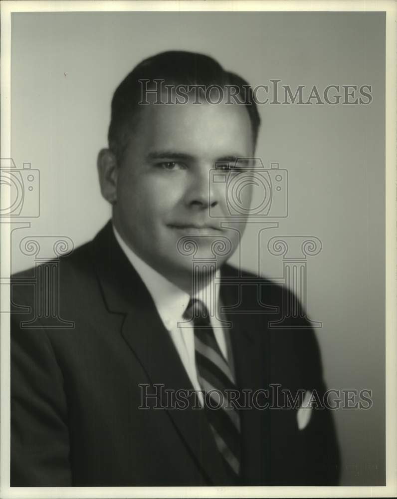 1963 Press Photo Samuel Sanders, New England Mutual Life Insurance Company