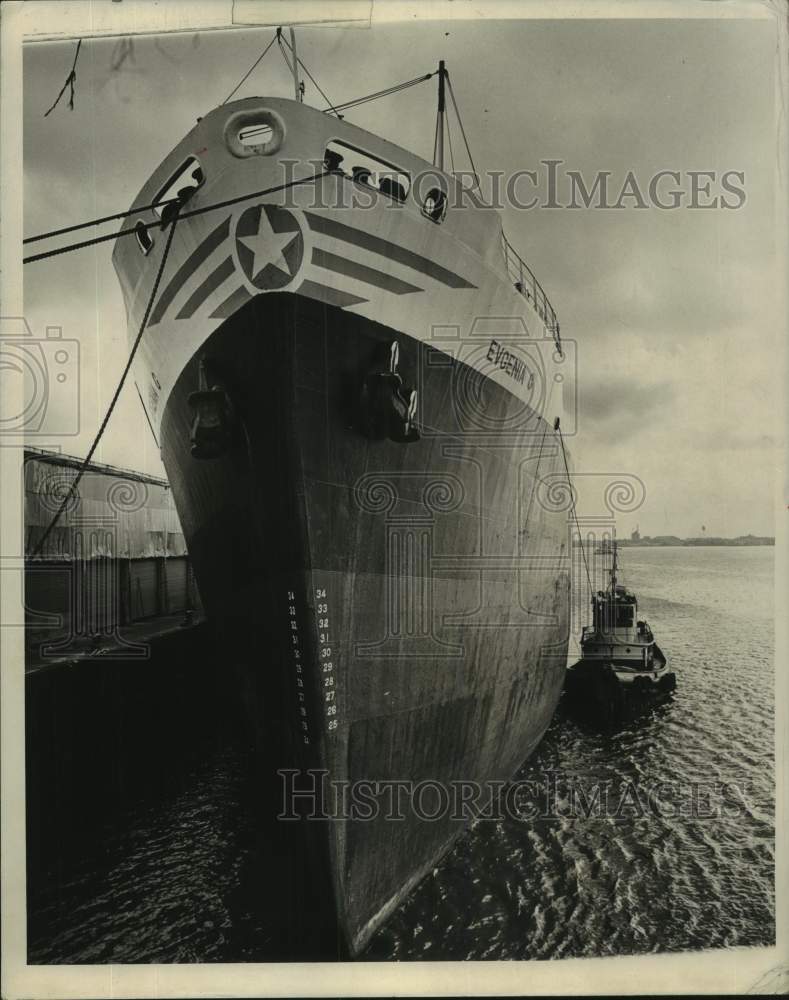 1967 Press Photo Tug Independent before pulling ship out of Port of New Orleans