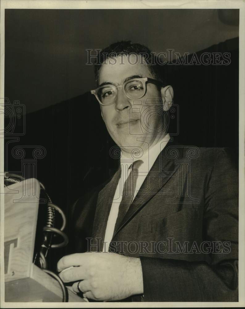 Load image into Gallery viewer, 1967 Press Photo Dr. Donald A. Schon at Roosevelt Hotel- A.I.A. Meeting
