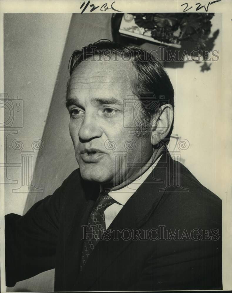 1969 Press Photo British Overseas Airways southern manager David Schneider