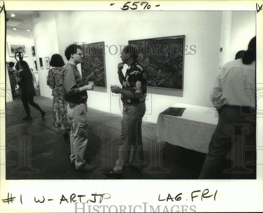 1991 Press Photo Sylvia Schmidt Gallery Patrons at Exhibit - noc36645- Historic Images