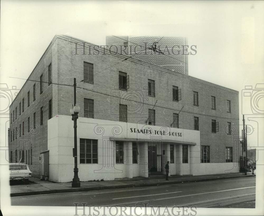 1969 Press Photo Exterior view of Seamen&#39;s Town House building - noc36662