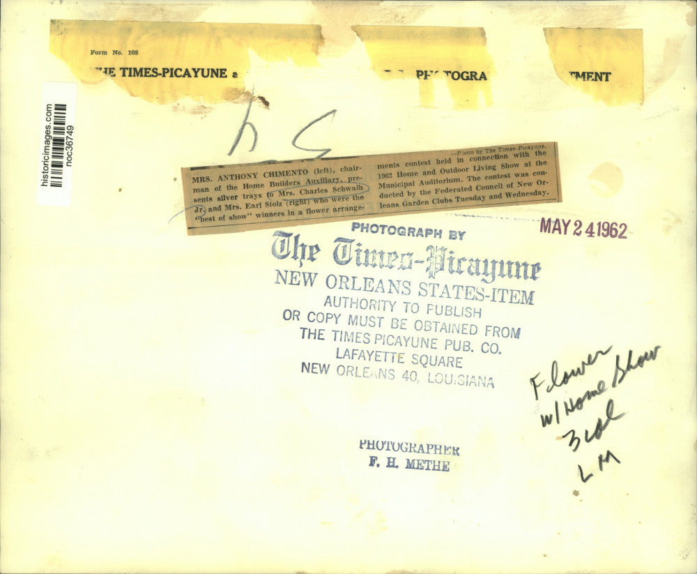 1962 Press Photo Mrs. Charles Schwalb Jr., company at Home & Outdoor Living Show