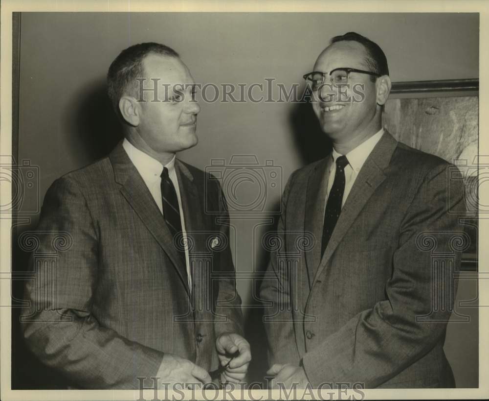 1959 Press Photo W. B. Schmitz with other insurance official meet in New Orleans- Historic Images