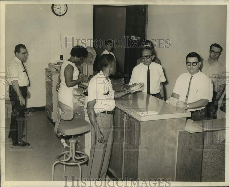 Load image into Gallery viewer, 1967 Press Photo Post Office in World Trade Mart Building at Port of New Orleans
