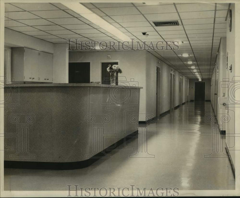 Load image into Gallery viewer, 1961 Press Photo Hallway at Plaquemines Parish General Hospital - noc37175
