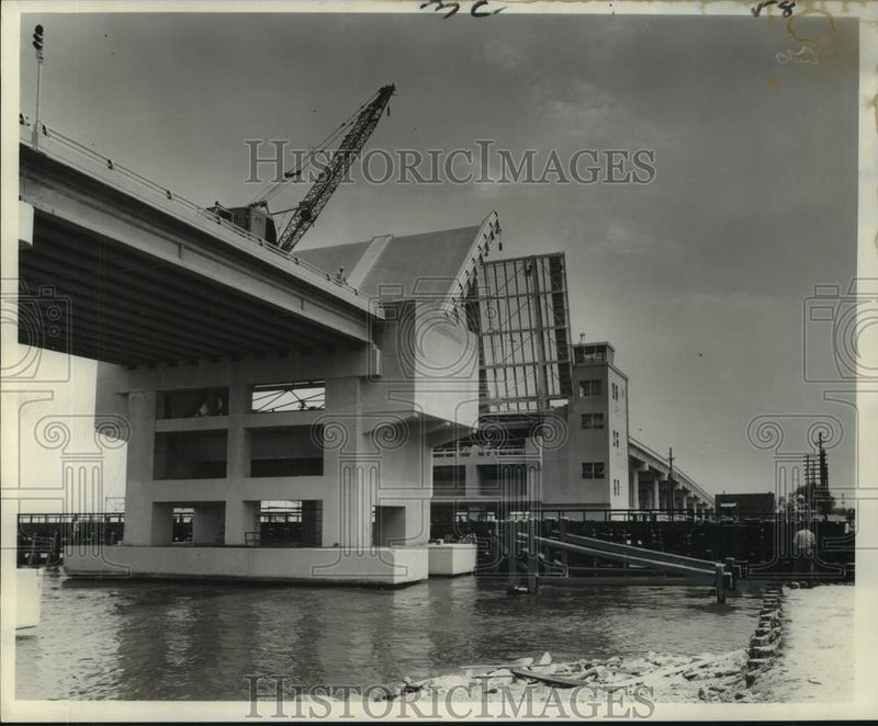 Load image into Gallery viewer, 1967 Press Photo View of Seabrook Bridge - noc37905
