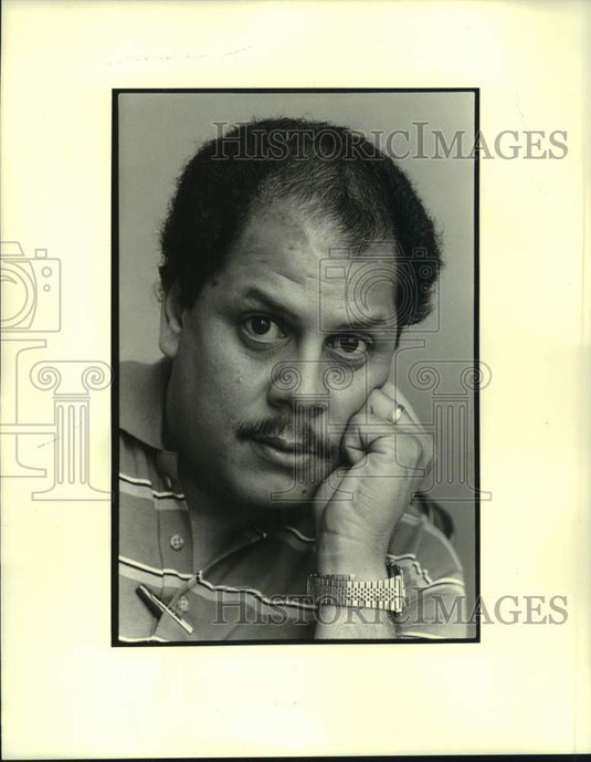 1984 Press Photo Basketball coach Terry Saulny of Landry at 4100 Touro- Historic Images