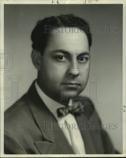 1964 Press Photo William R. Schultz, Employee Training Specialist, New Orleans