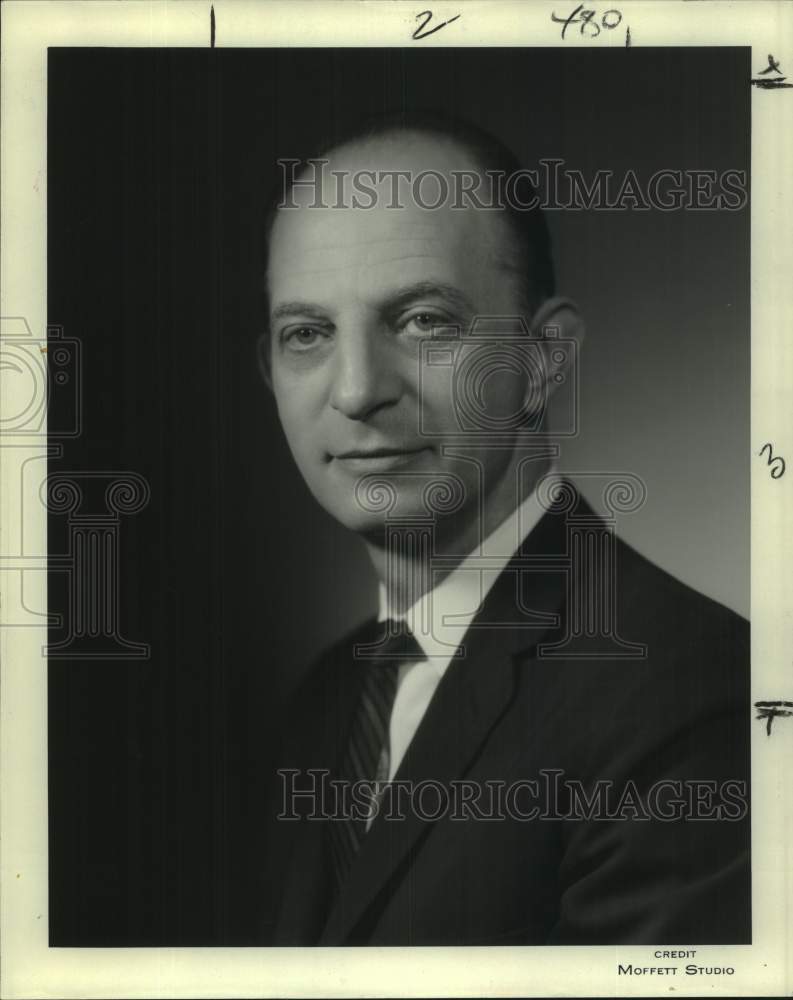 Load image into Gallery viewer, 1967 Press Photo Dr. John E. Zur, Council om Dental Health, American Dental

