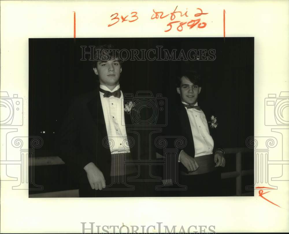 1991 Press Photo Scott Sarrat and Bret Bohnet at Sweet 16 Party, New Orleans- Historic Images