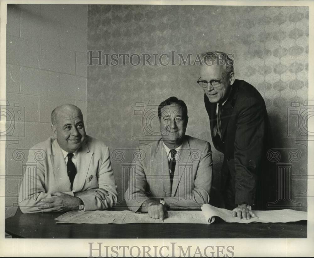1969 Press Photo Organizers Make Plans for Methodist Hospital in New Orleans