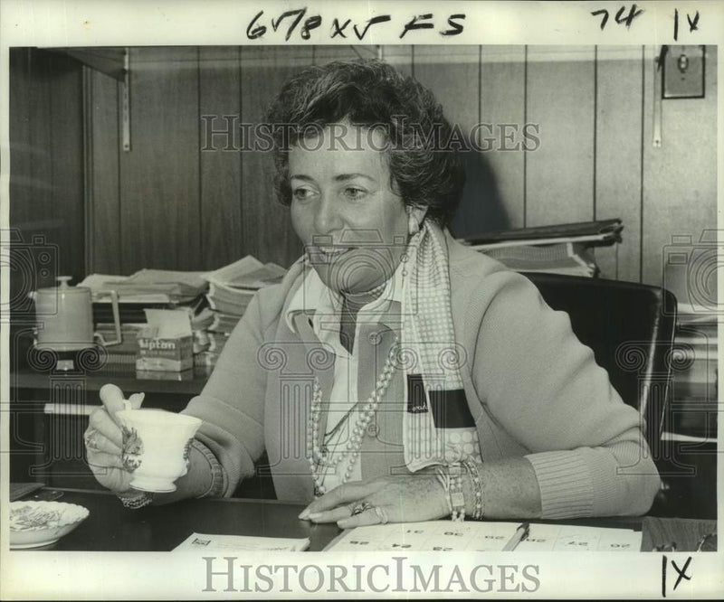 Load image into Gallery viewer, 1978 Press Photo Bunny Zaban, New President, Goldring's Louisiana - noc39039
