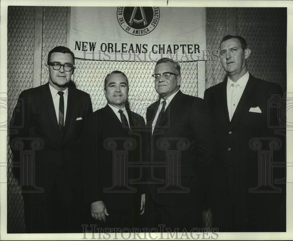 1966 Press Photo John Sharp and other General Contractors members attend meeting